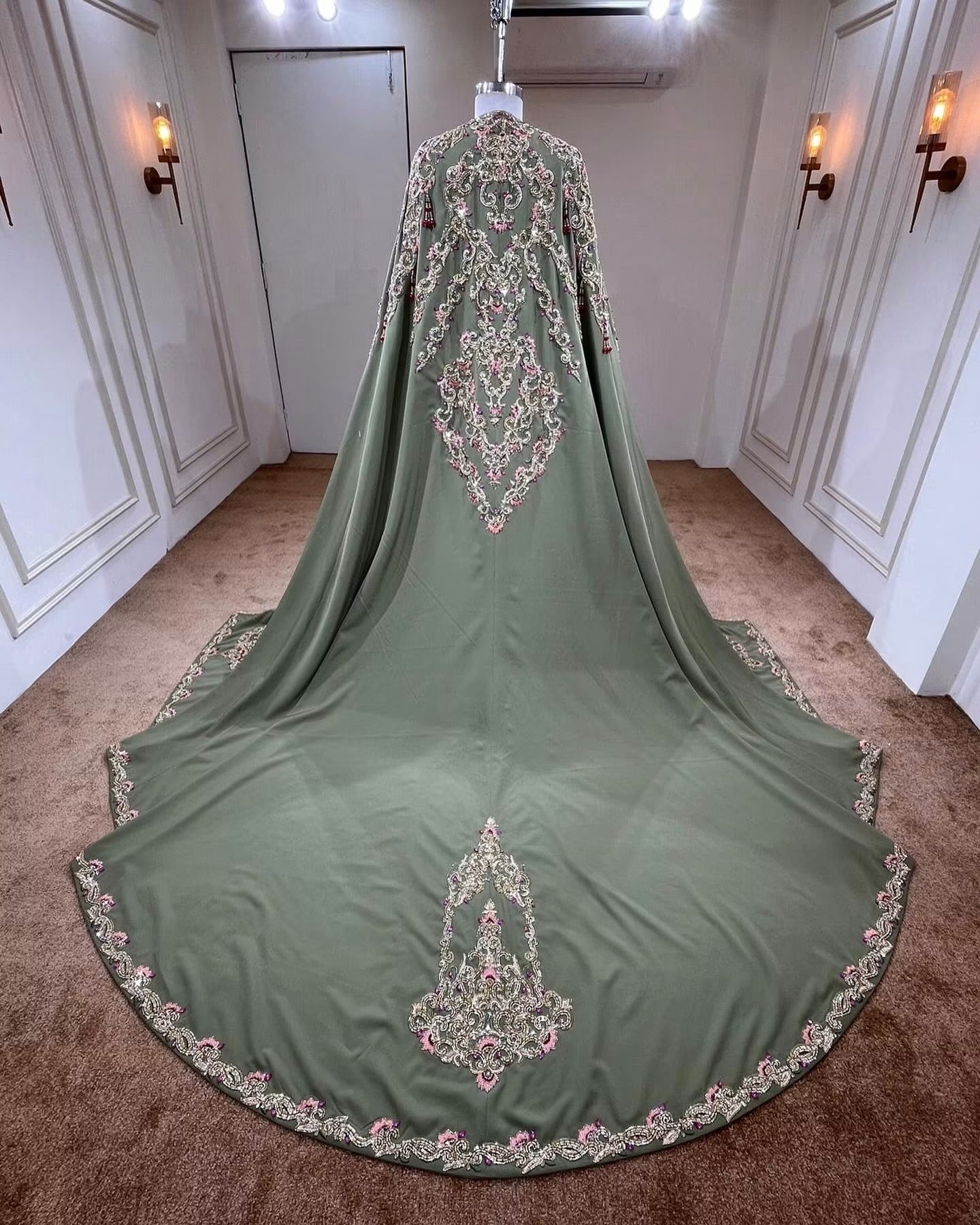 VENTE PRIVÉE CAFTAN AVEC SELHEME ⚜️taille 34 à 46⚜️ EXCELLENT ÉTAT