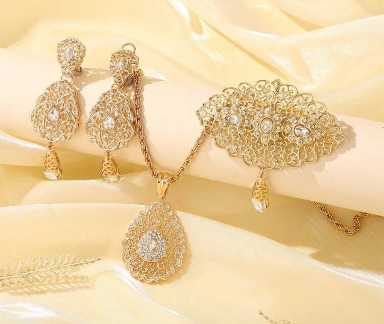 HABIBA ⚜️taille 34 à 40 ⚜️